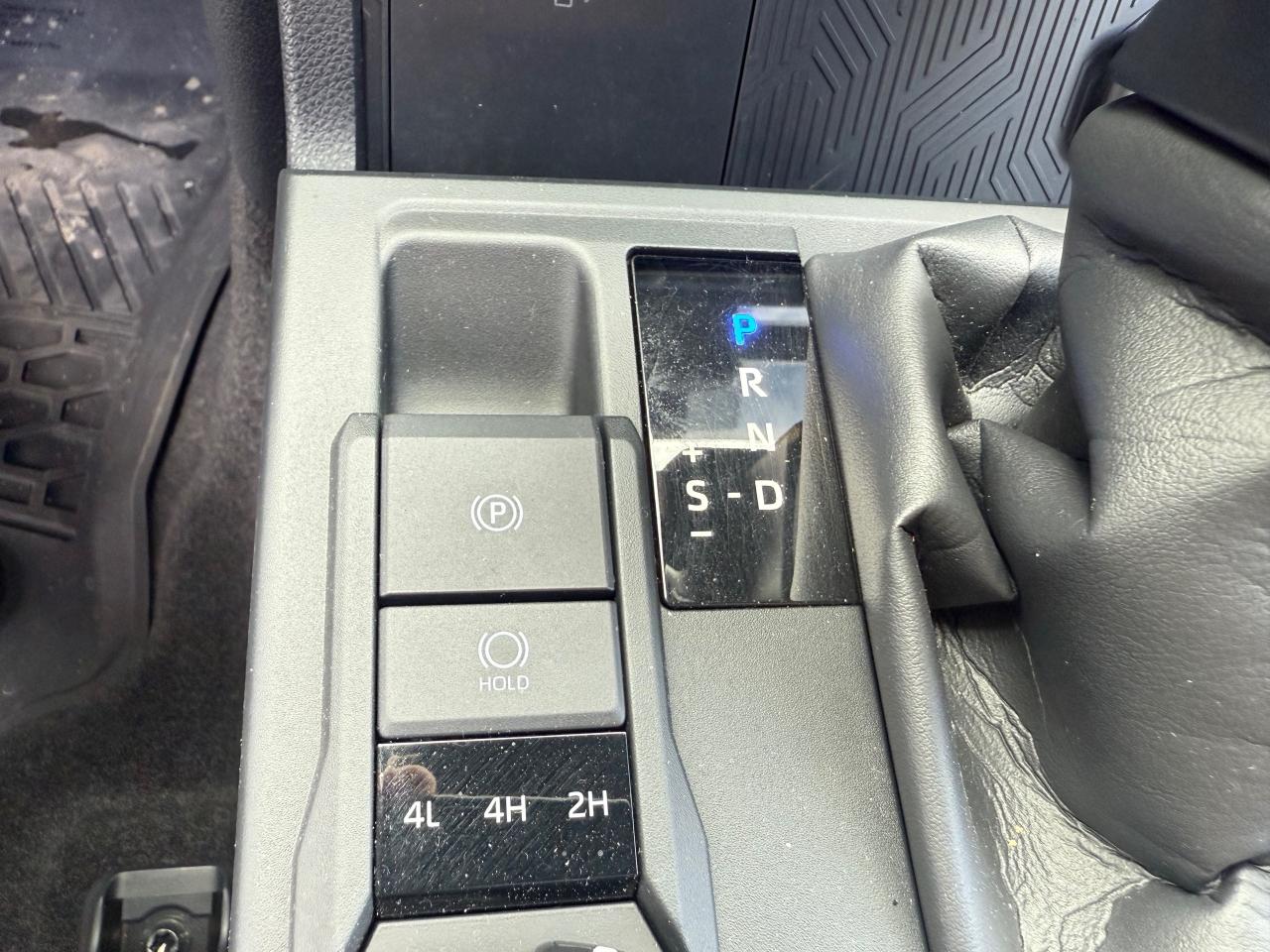 2025 Toyota 4Runner Base 4dr 4x4 Photo