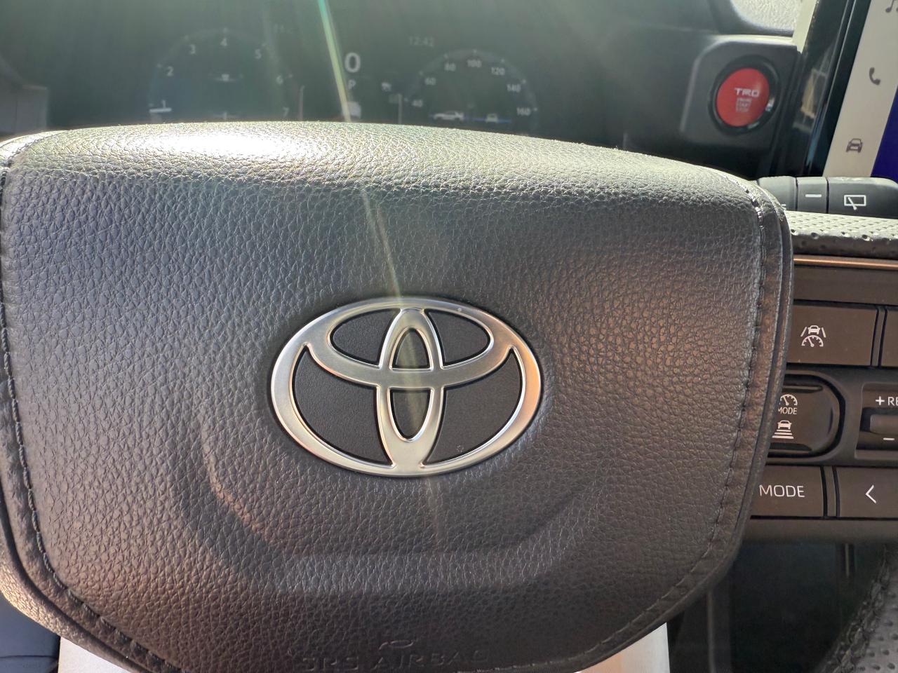 2025 Toyota 4Runner Base 4dr 4x4 Photo