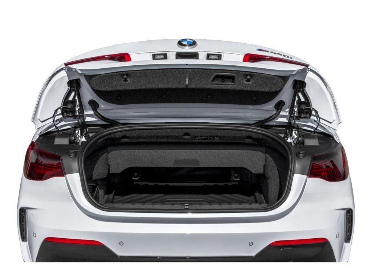 2026 BMW M440 i xDrive 2dr All-Wheel Drive Cabriolet Photo