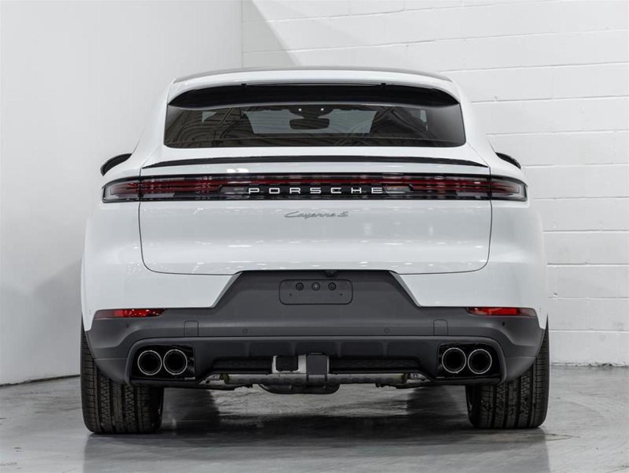 2025 Porsche Cayenne  Photo2