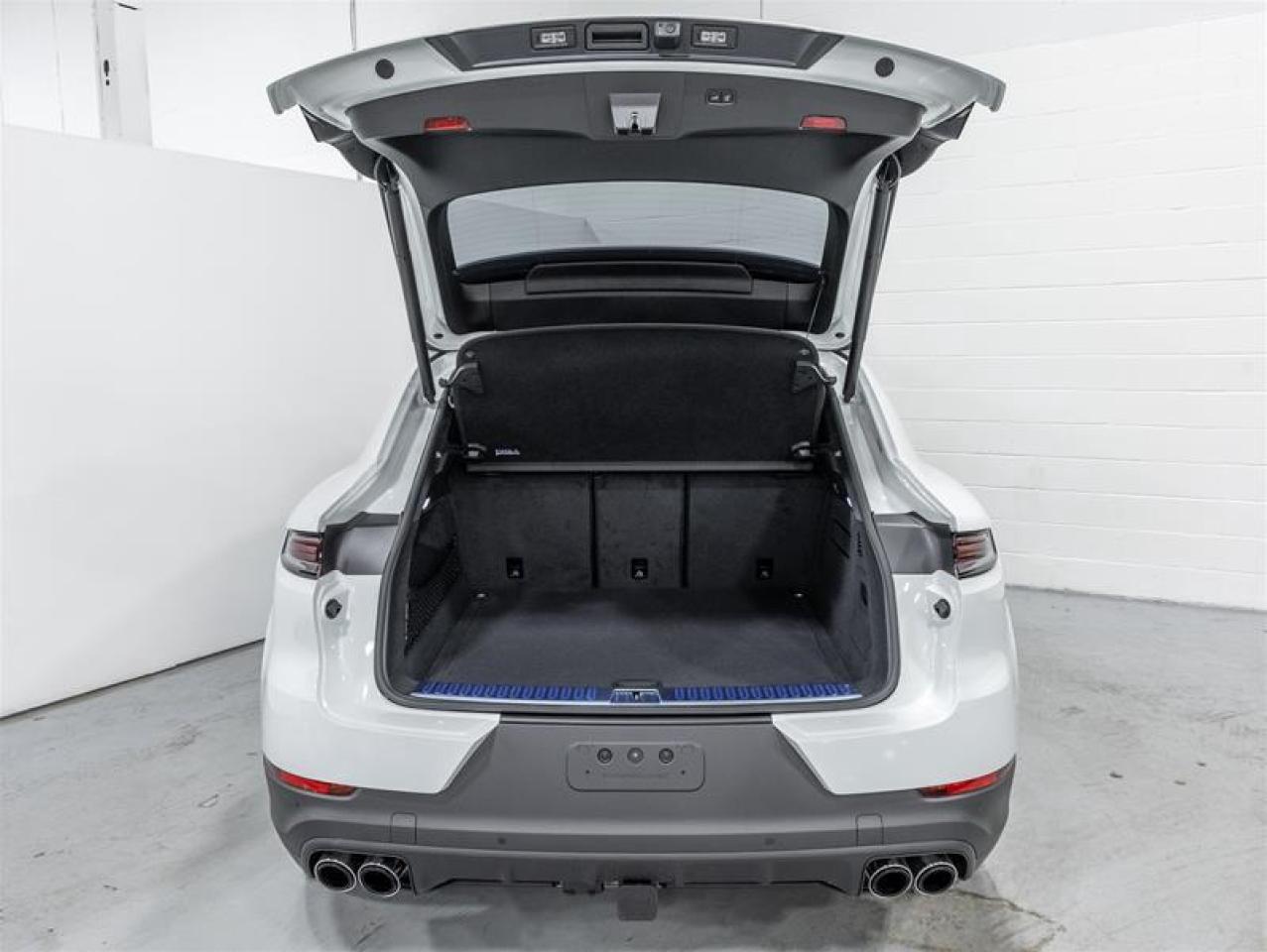 2025 Porsche Cayenne  Photo