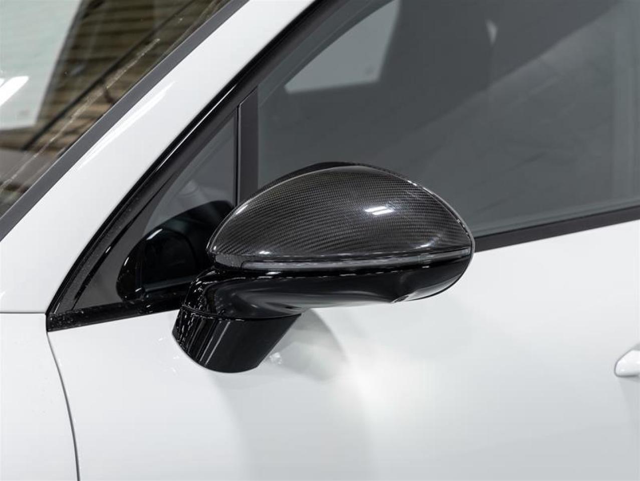 2025 Porsche Cayenne  Photo