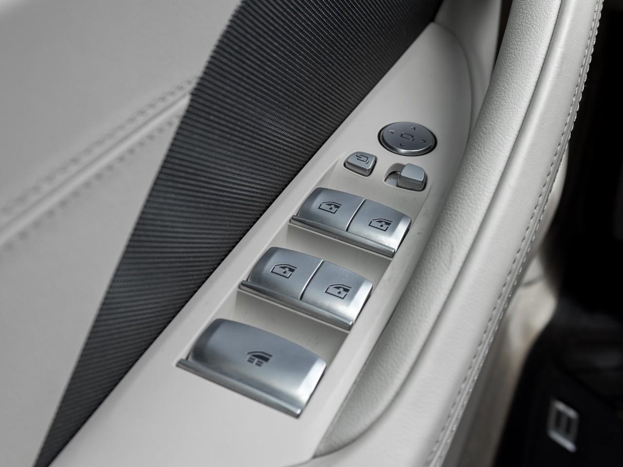 2025 BMW M850 i xDrive 2dr All-Wheel Drive Cabriolet Photo