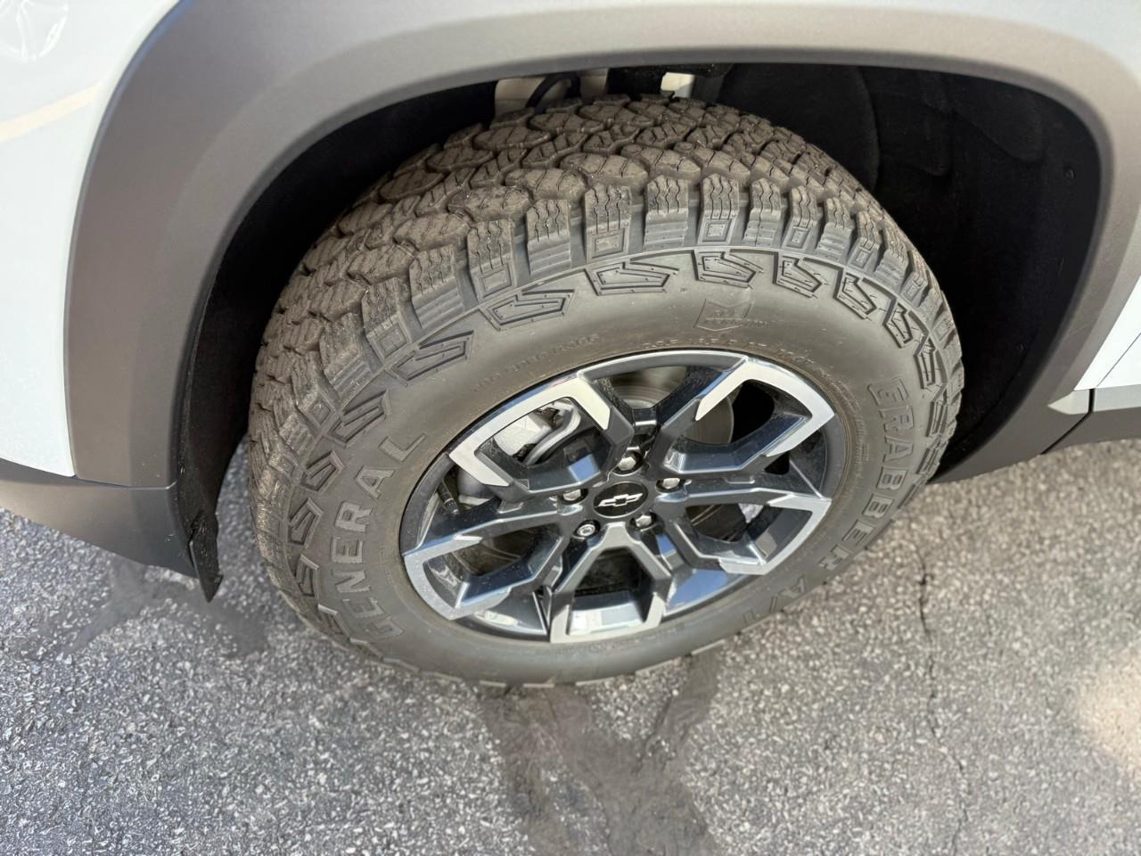 2026 Chevrolet Equinox ACTIV 4dr All-Wheel Drive Photo