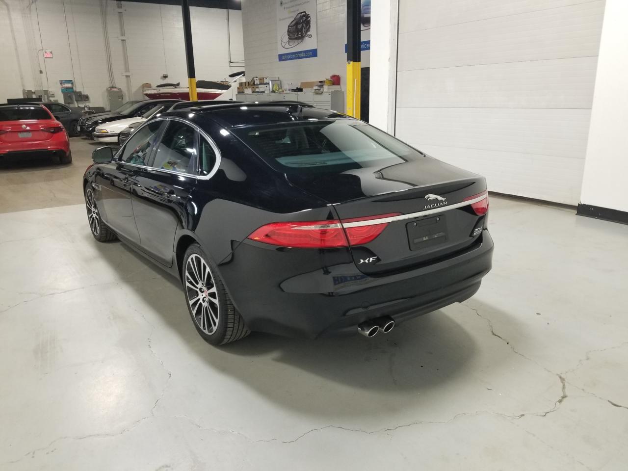 2017 Jaguar XF 20d Prestige 4dr All-Wheel Drive Sedan Photo