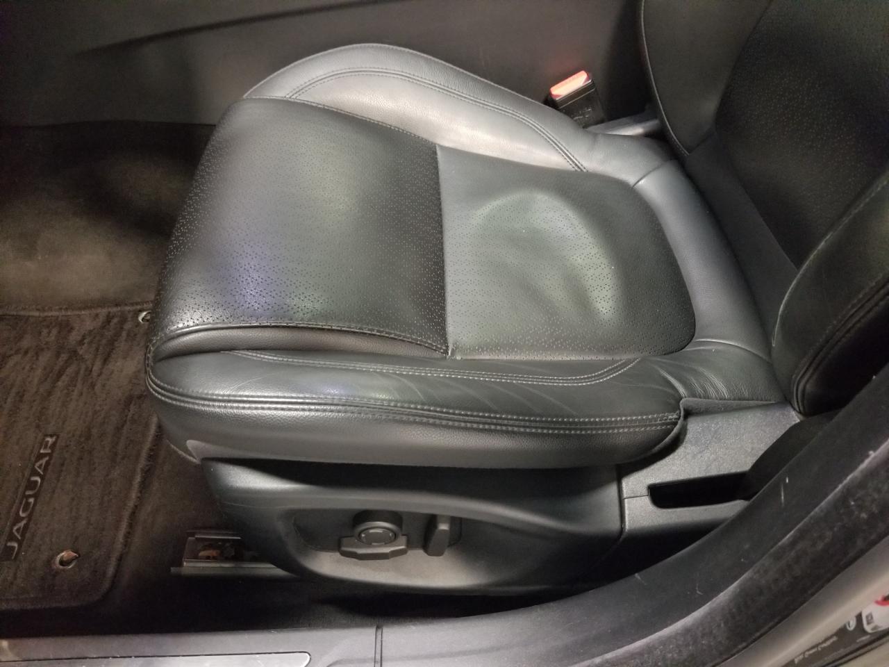 2017 Jaguar XF 20d Prestige 4dr All-Wheel Drive Sedan Photo