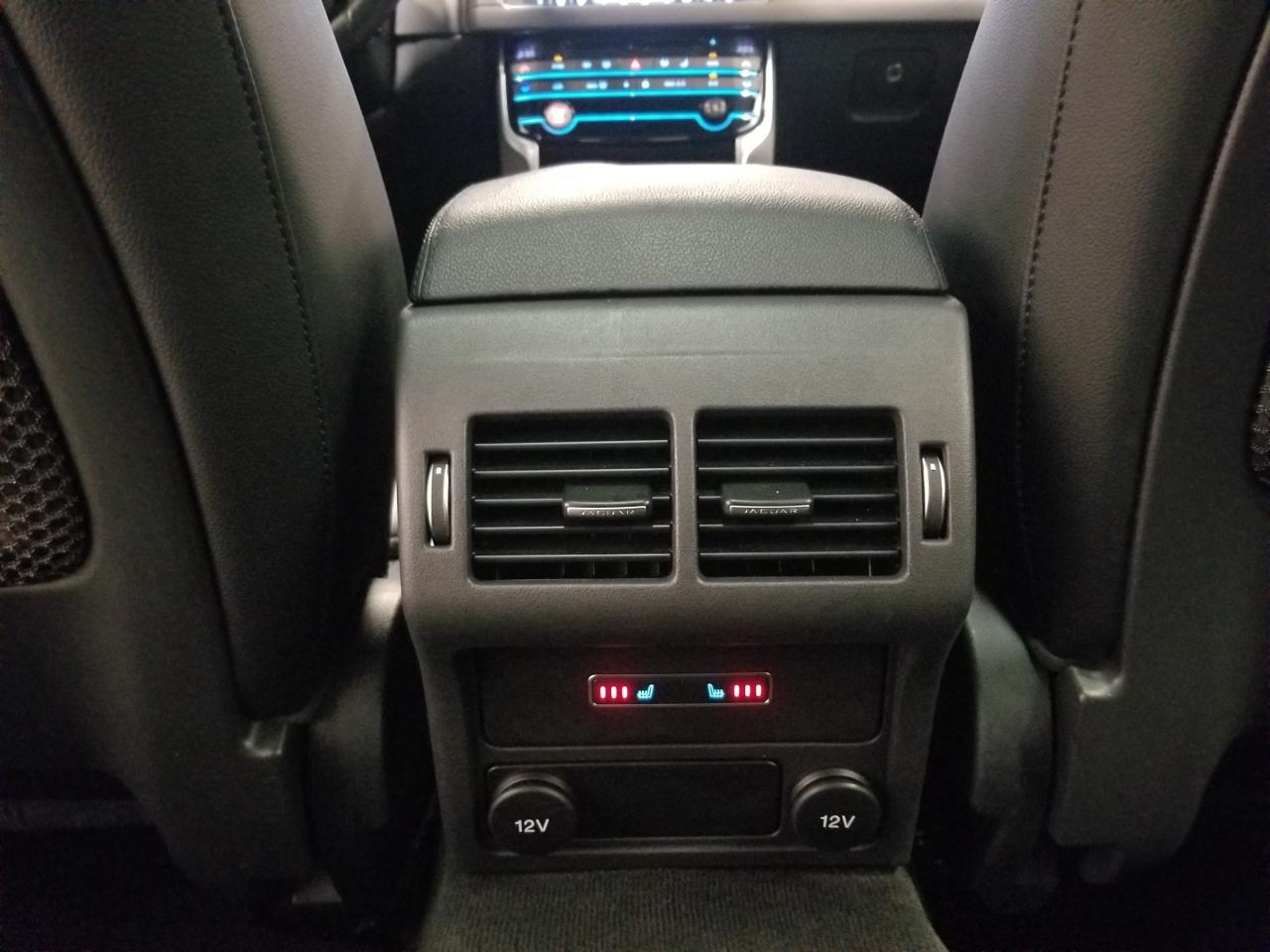 2017 Jaguar XF 20d Prestige 4dr All-Wheel Drive Sedan Photo