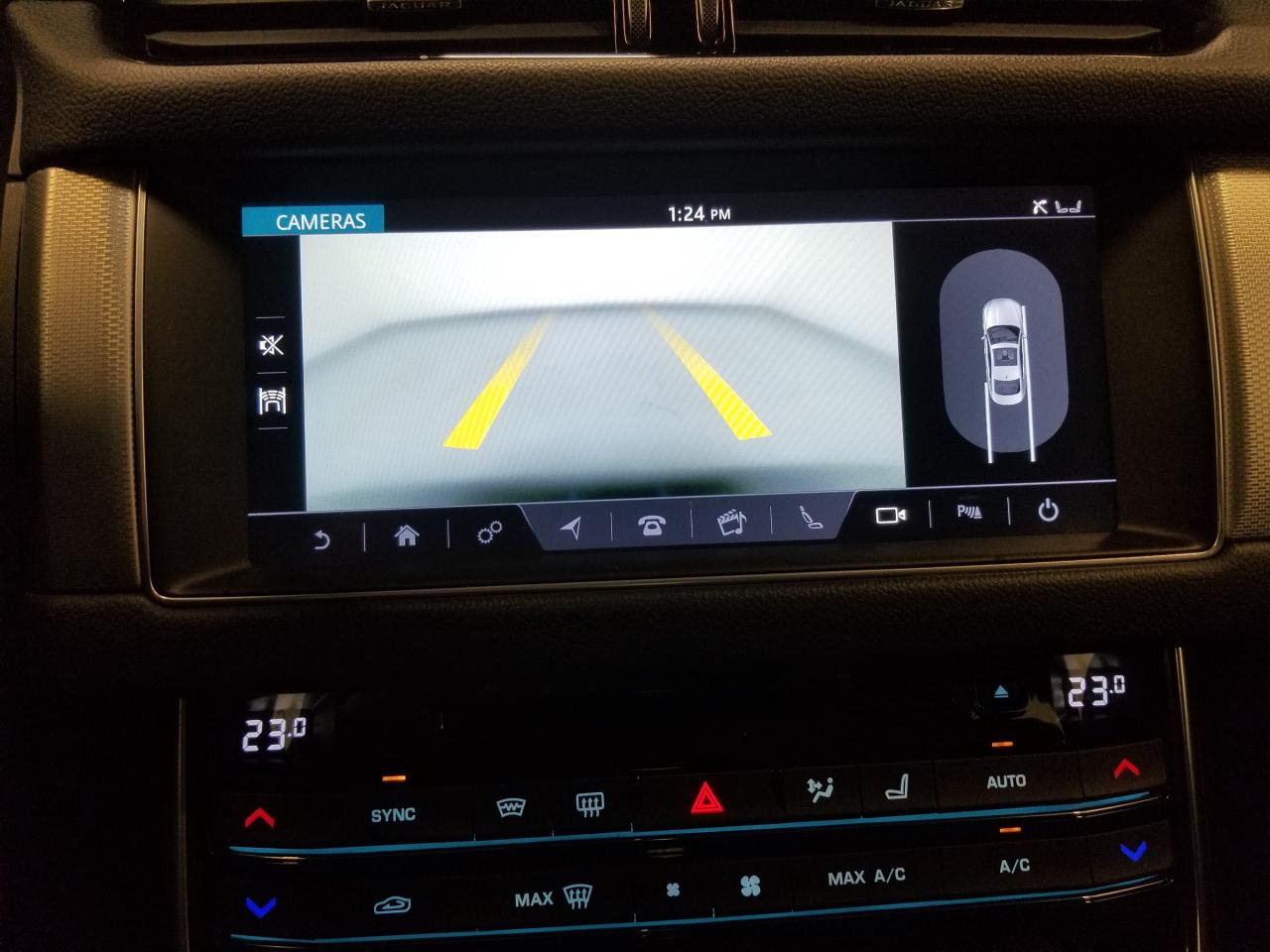 2017 Jaguar XF 20d Prestige 4dr All-Wheel Drive Sedan Photo