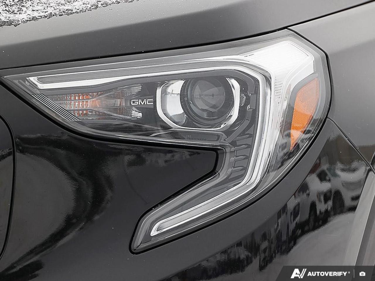 2021 GMC Terrain AWD SLE Photo