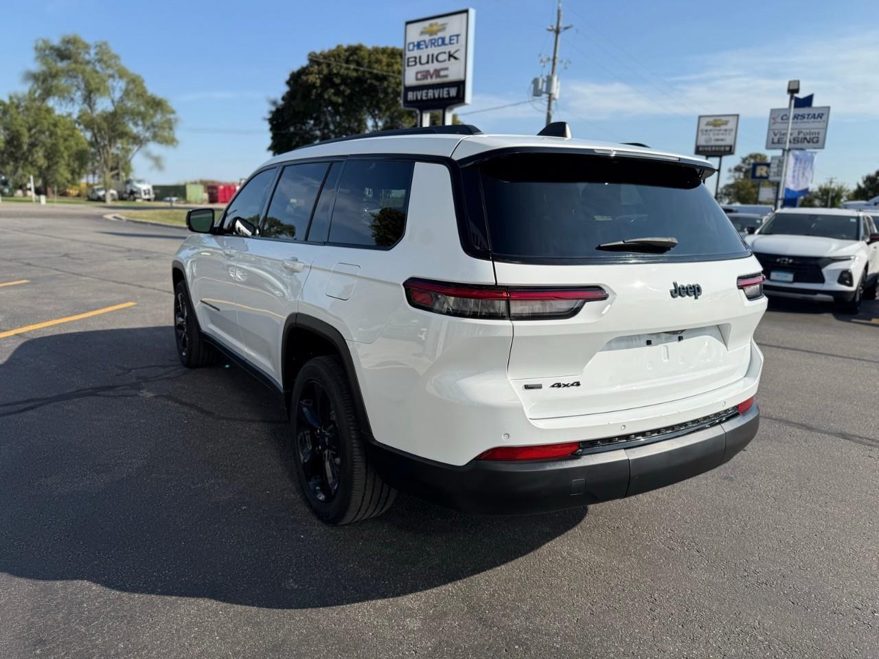 2021 Jeep Grand Cherokee L Laredo 4dr 4x4 Photo