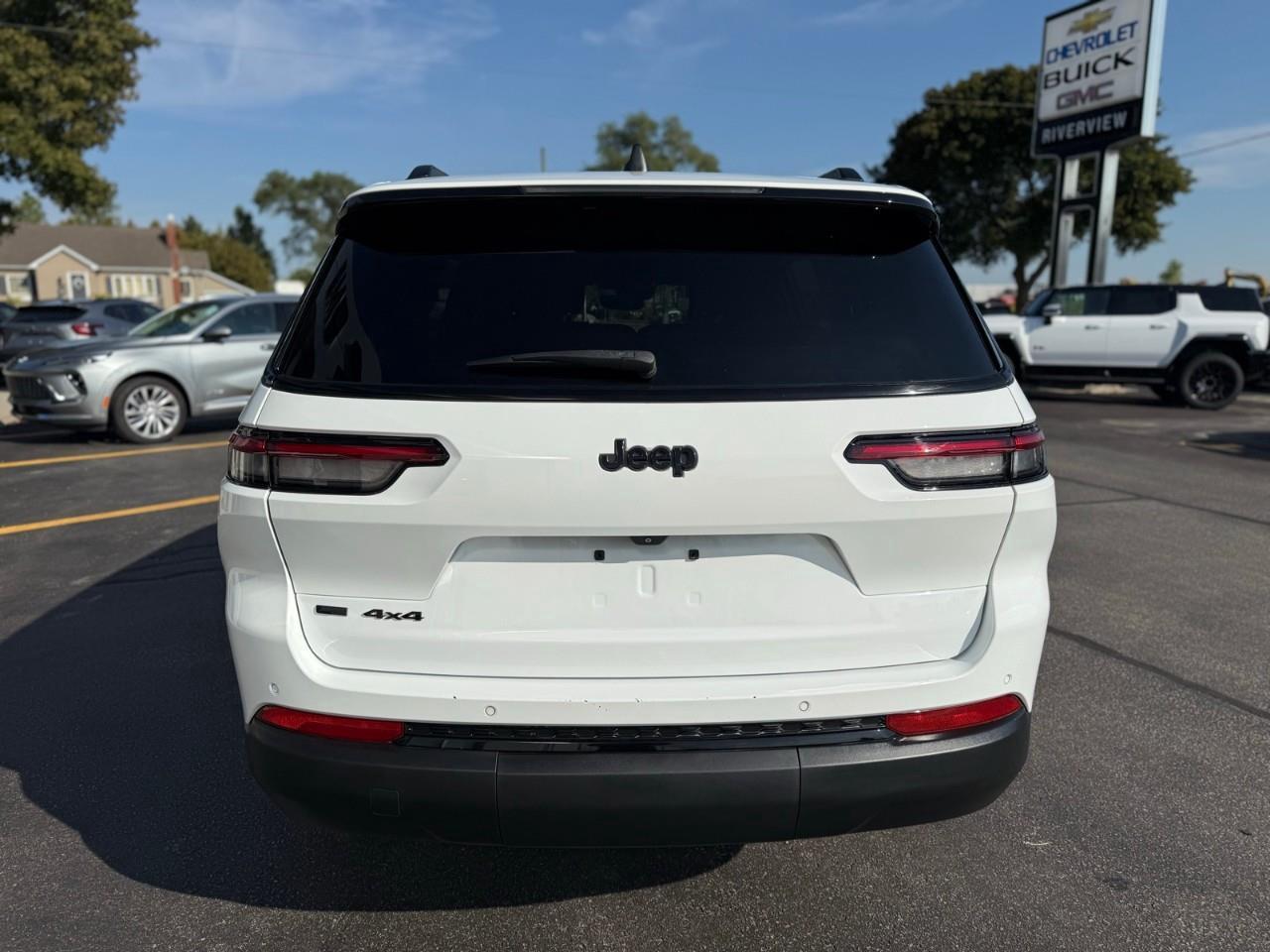 2021 Jeep Grand Cherokee L Laredo 4dr 4x4 Photo