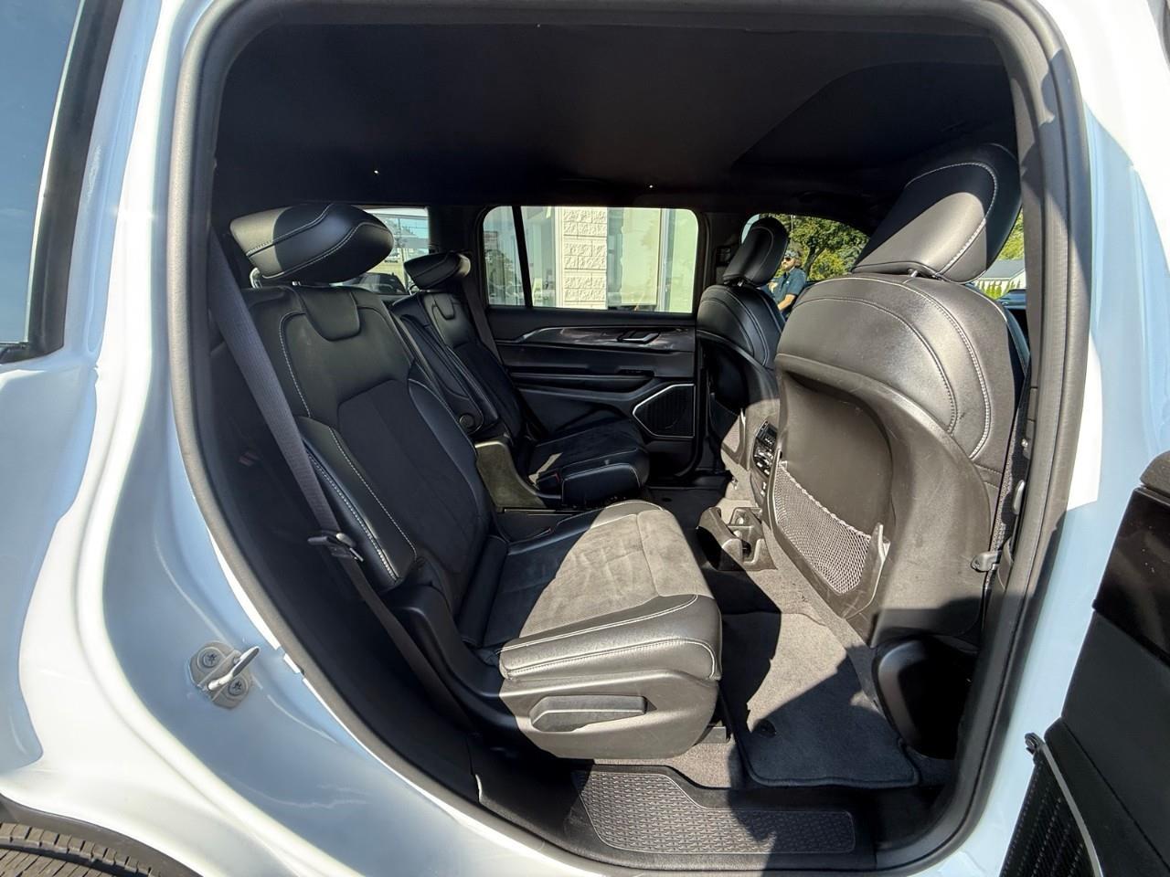 2021 Jeep Grand Cherokee L Laredo 4dr 4x4 Photo