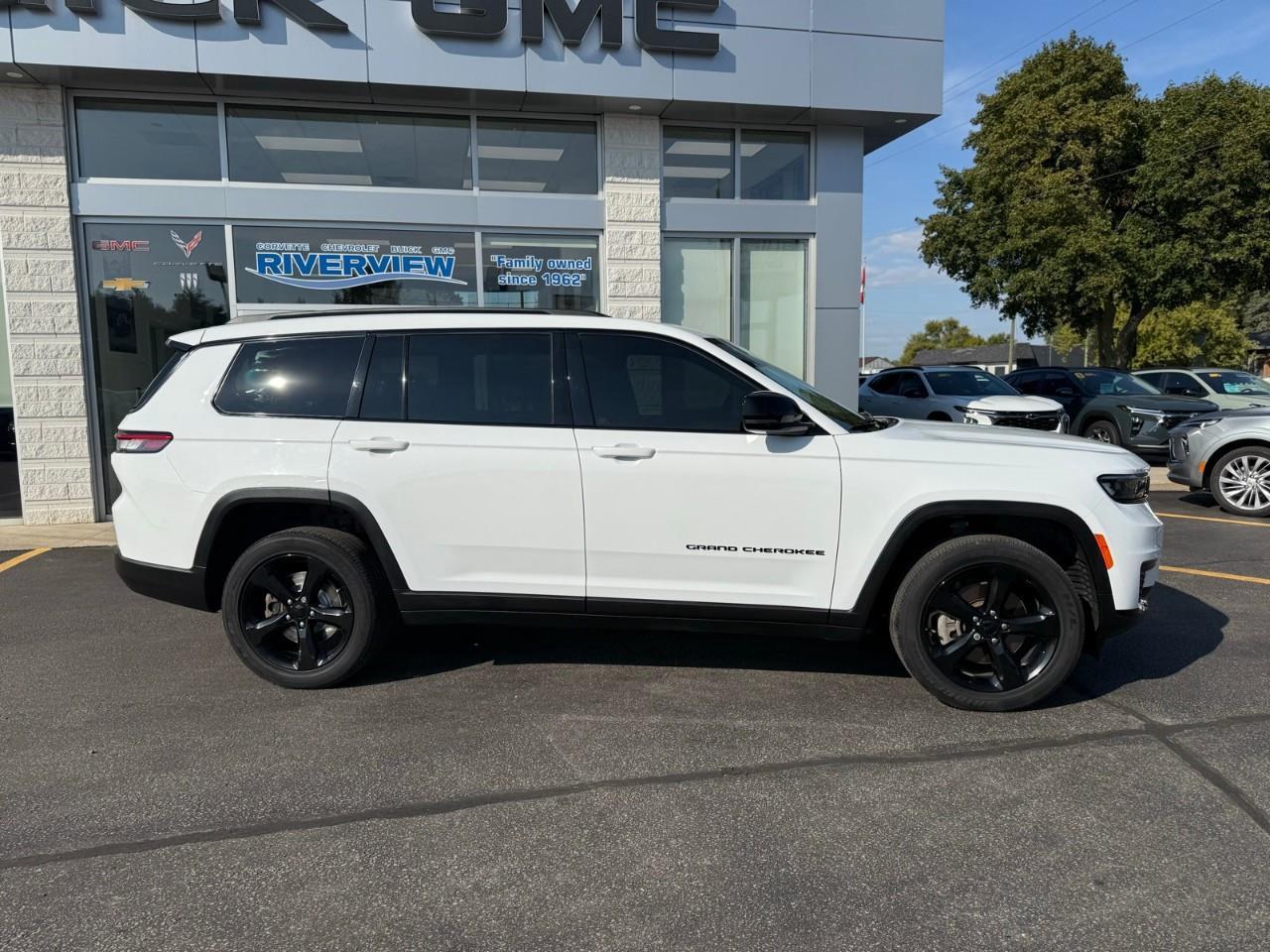 2021 Jeep Grand Cherokee L Laredo 4dr 4x4 Photo2