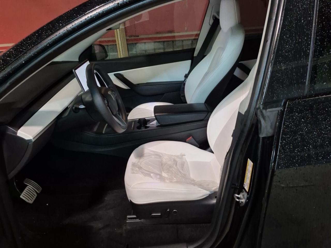 2022 Tesla Model Y Performance I WHITE INT I EVSUPERSTORE.CA Photo