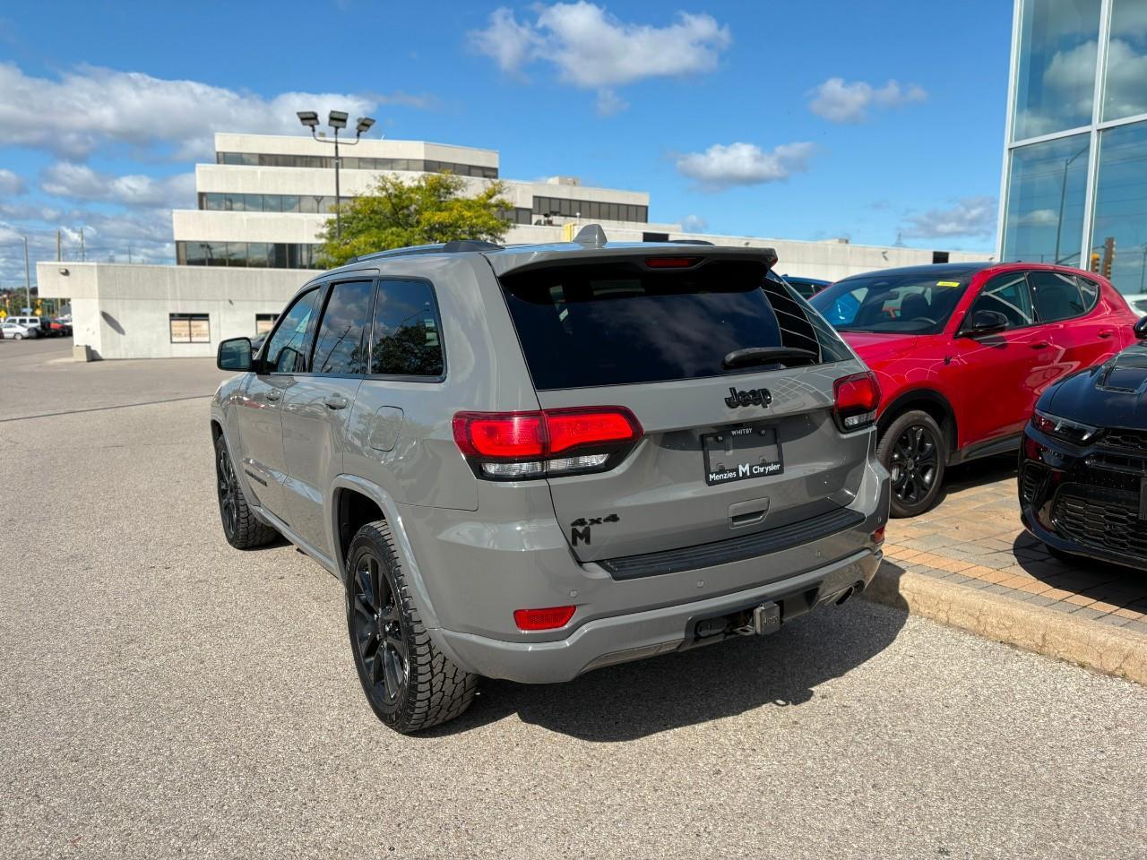2021 Jeep Grand Cherokee Laredo 4dr 4x4 Photo3