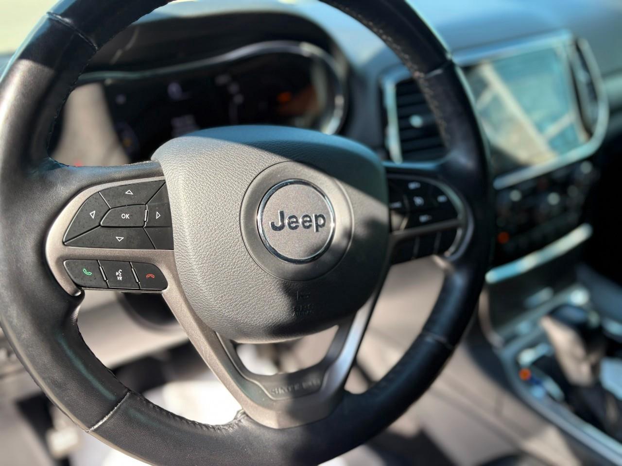 2021 Jeep Grand Cherokee Laredo 4dr 4x4 Photo