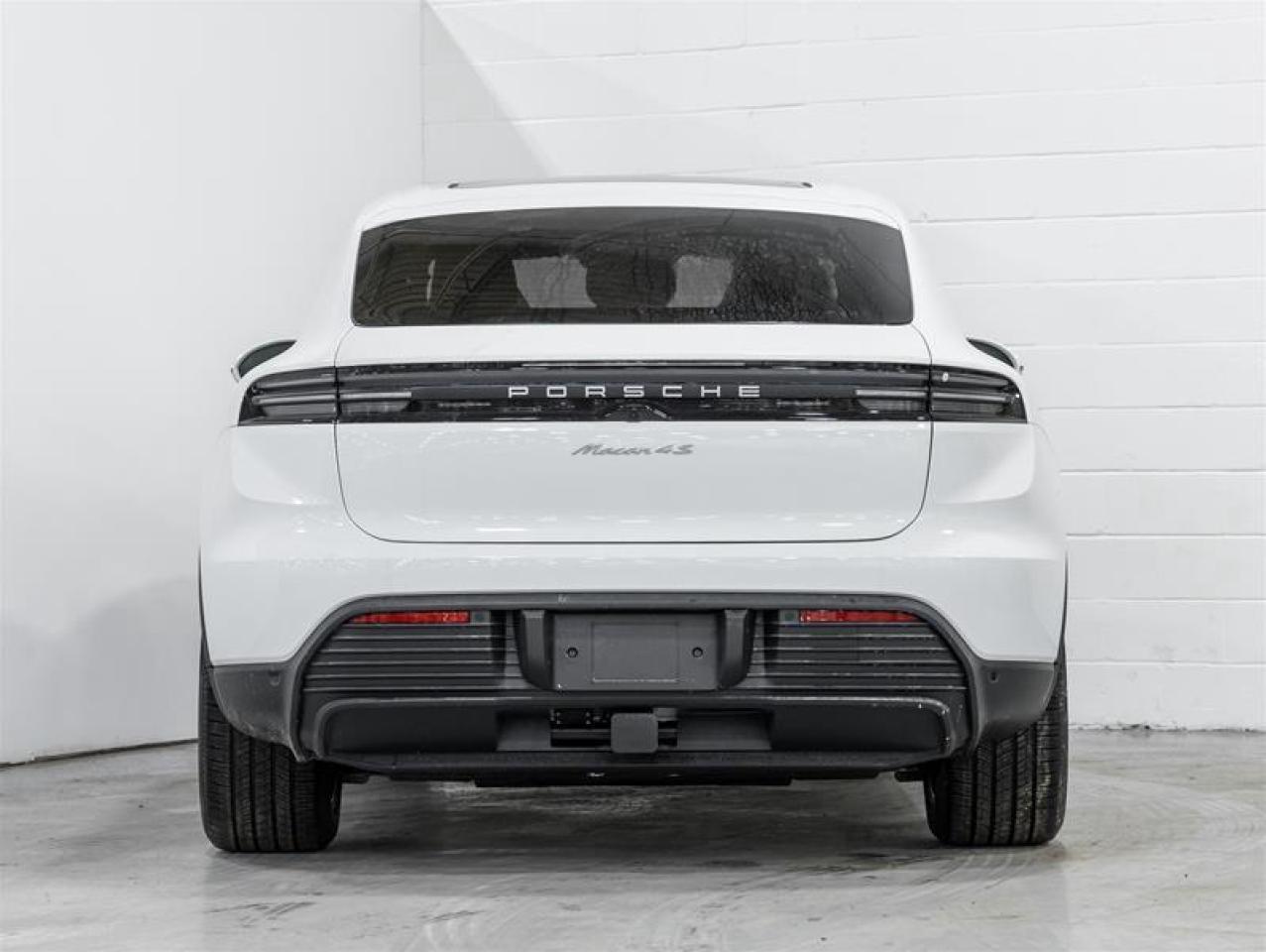 2025 Porsche Macan  Photo