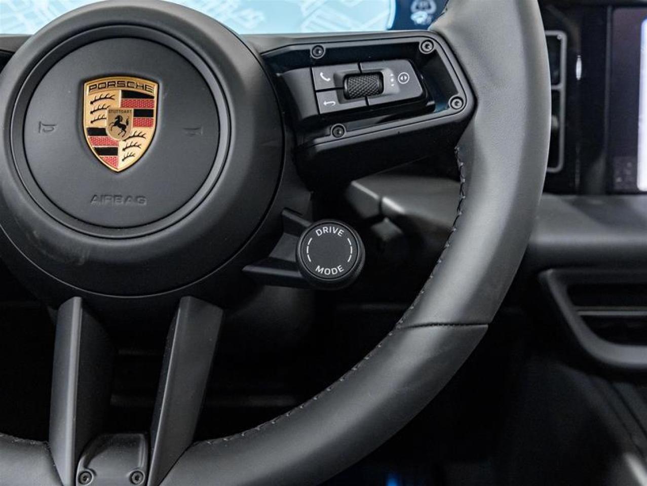 2025 Porsche Macan  Photo