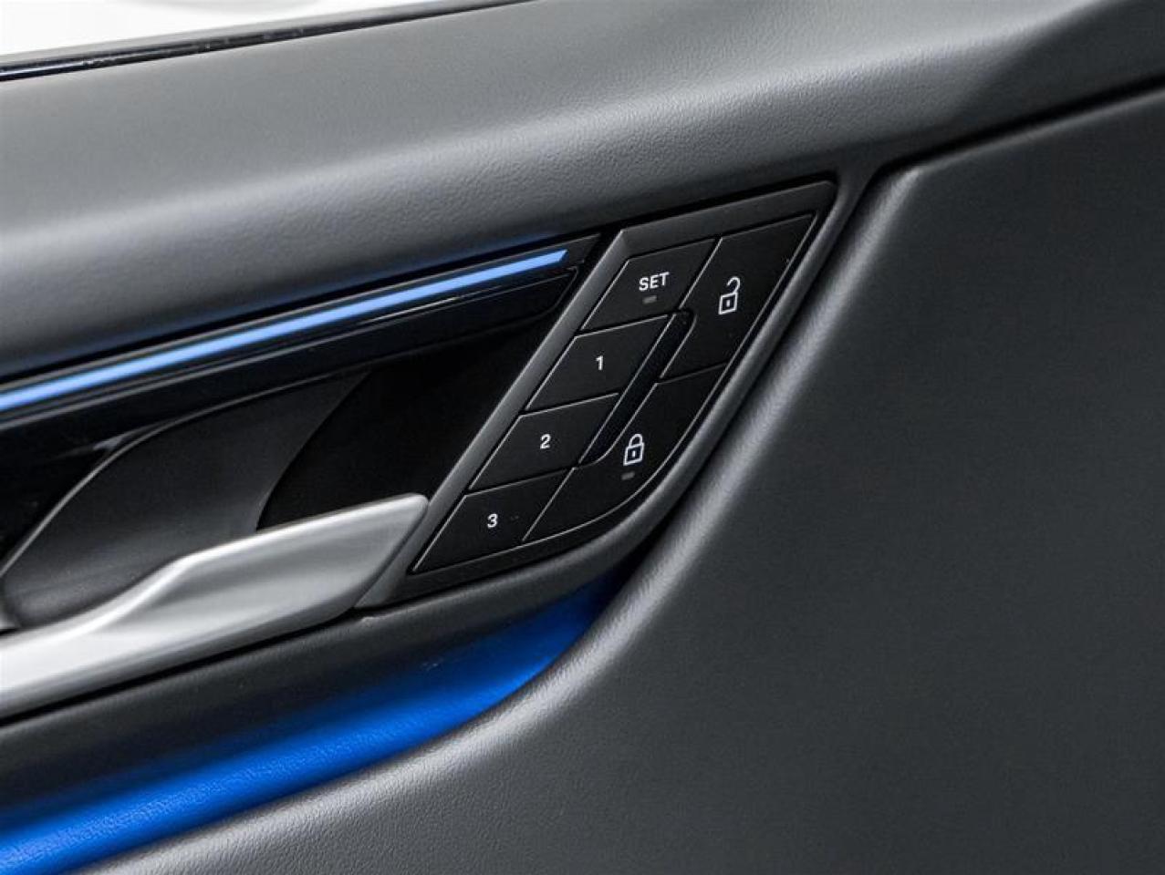 2025 Porsche Macan  Photo