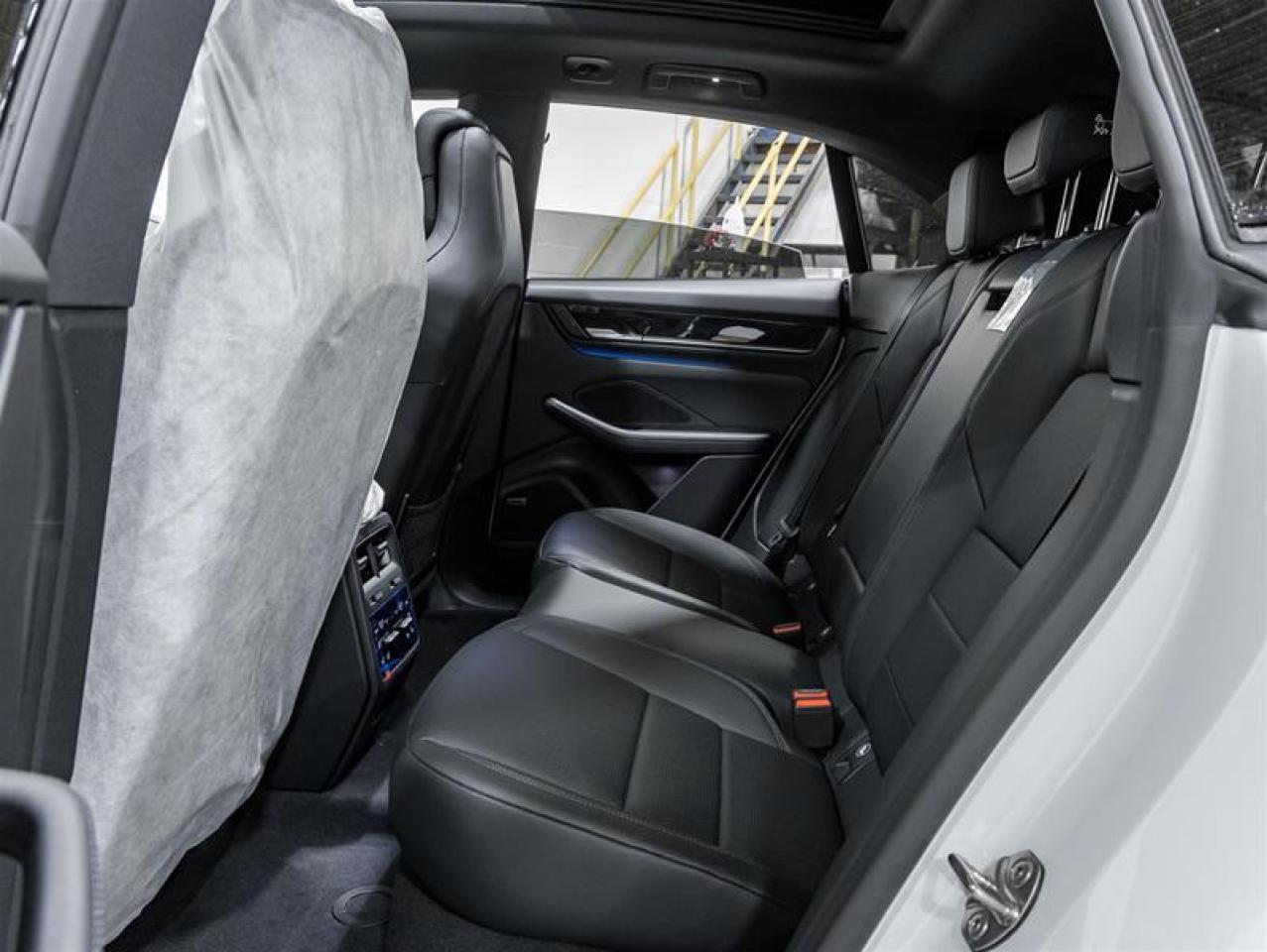 2025 Porsche Macan  Photo