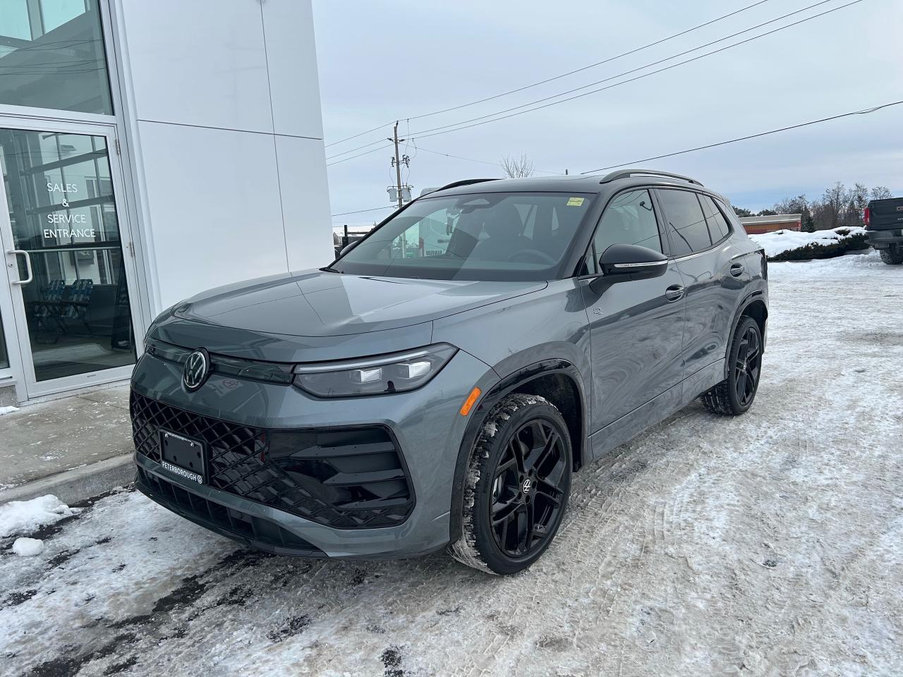 2026 Volkswagen Tiguan Comfortline R-Line Black Edition 4dr All-Wheel Drive 4MOTION Photo0