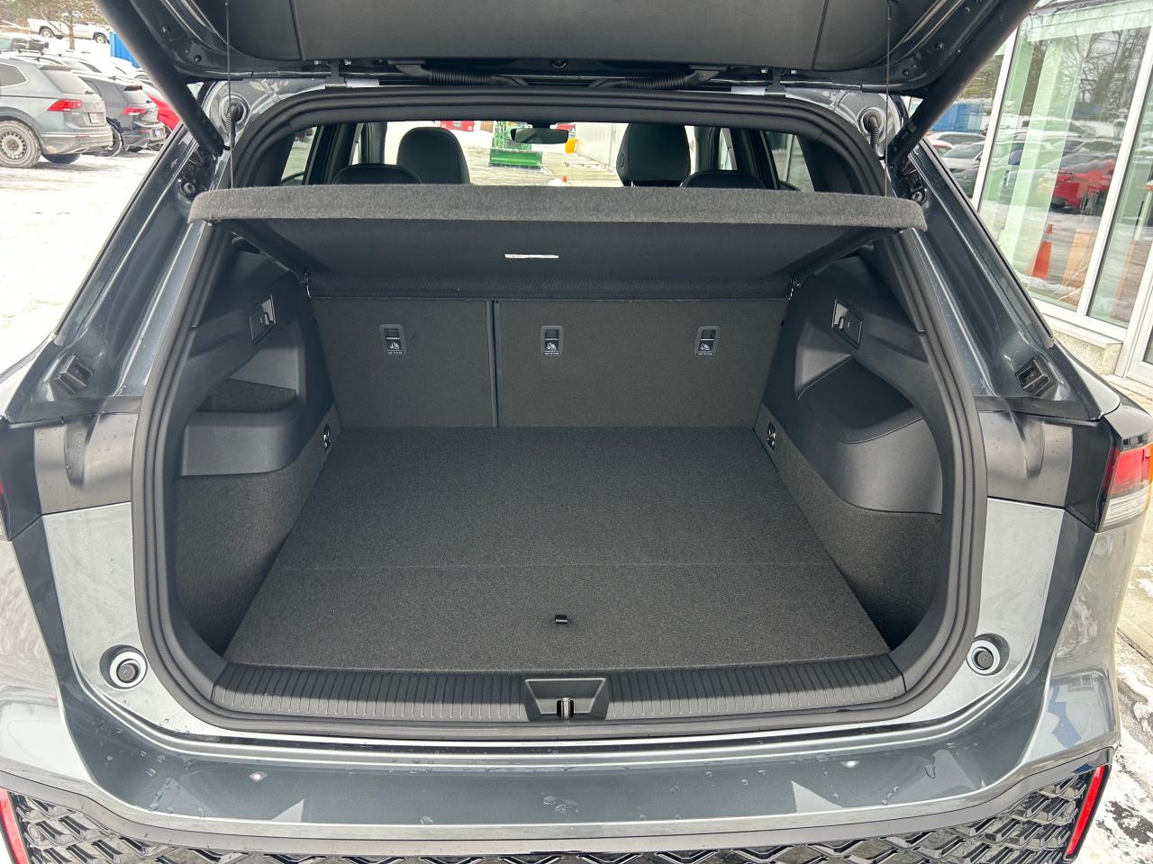 2026 Volkswagen Tiguan Comfortline R-Line Black Edition 4dr All-Wheel Drive 4MOTION Photo