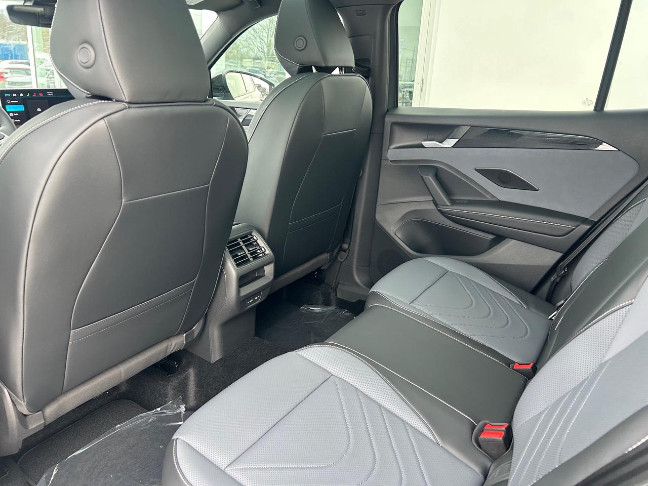 2026 Volkswagen Tiguan Comfortline R-Line Black Edition 4dr All-Wheel Drive 4MOTION Photo