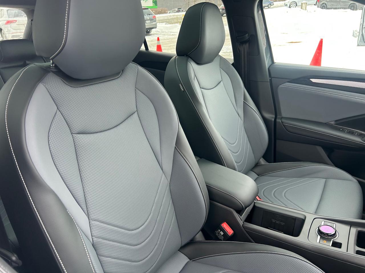 2026 Volkswagen Tiguan Comfortline R-Line Black Edition 4dr All-Wheel Drive 4MOTION Photo