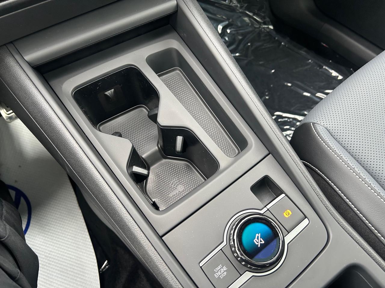 2026 Volkswagen Tiguan Comfortline R-Line Black Edition 4dr All-Wheel Drive 4MOTION Photo