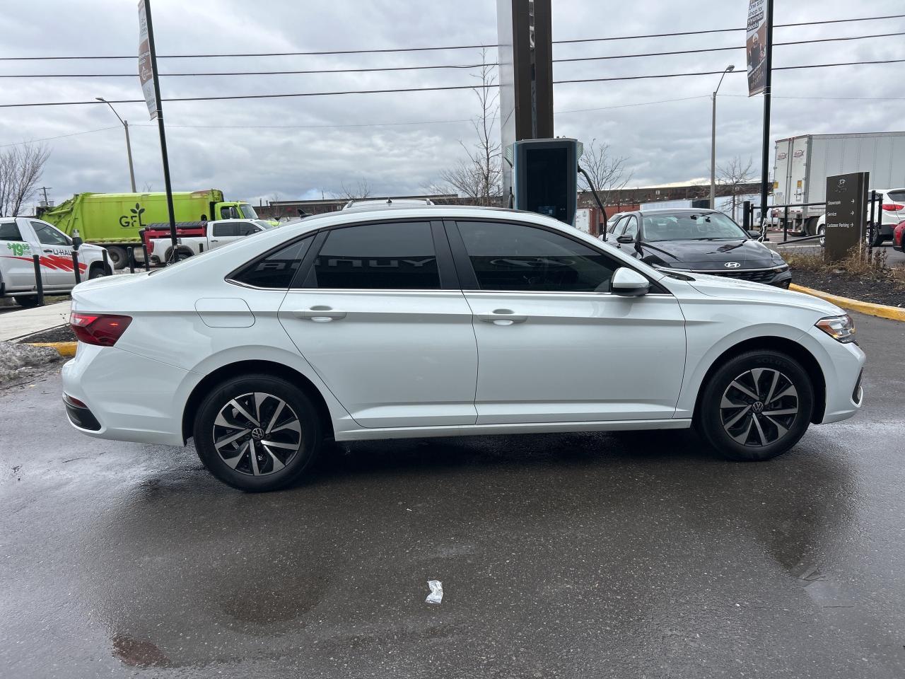 2023 Volkswagen Jetta Trendline Auto   CLEAN CARFAX Photo