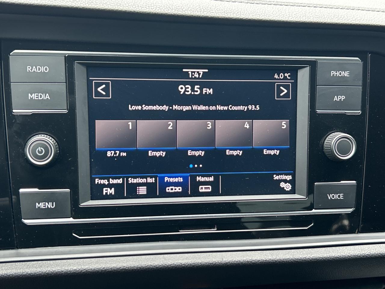 2023 Volkswagen Jetta Trendline Auto   CLEAN CARFAX Photo