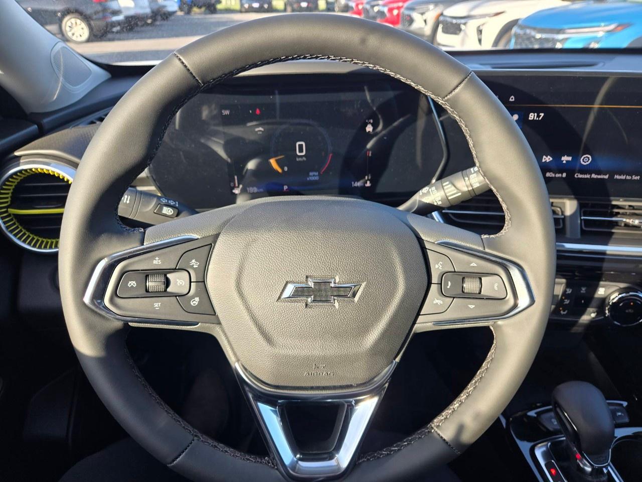 2025 Chevrolet Trax FWD 4dr ACTIV Photo4