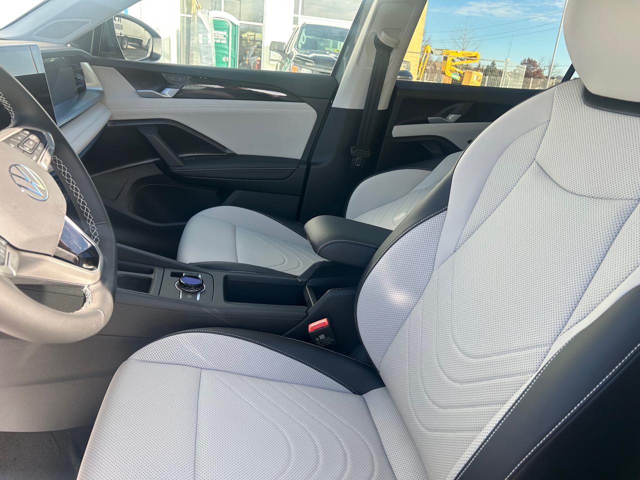2026 Volkswagen Tiguan Comfortline 4dr All-wheel Drive 4MOTION Photo