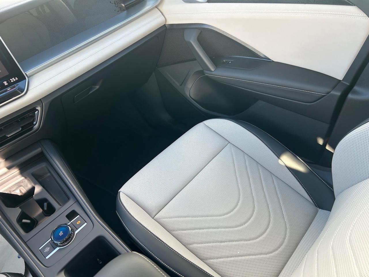 2026 Volkswagen Tiguan Comfortline 4dr All-wheel Drive 4MOTION Photo