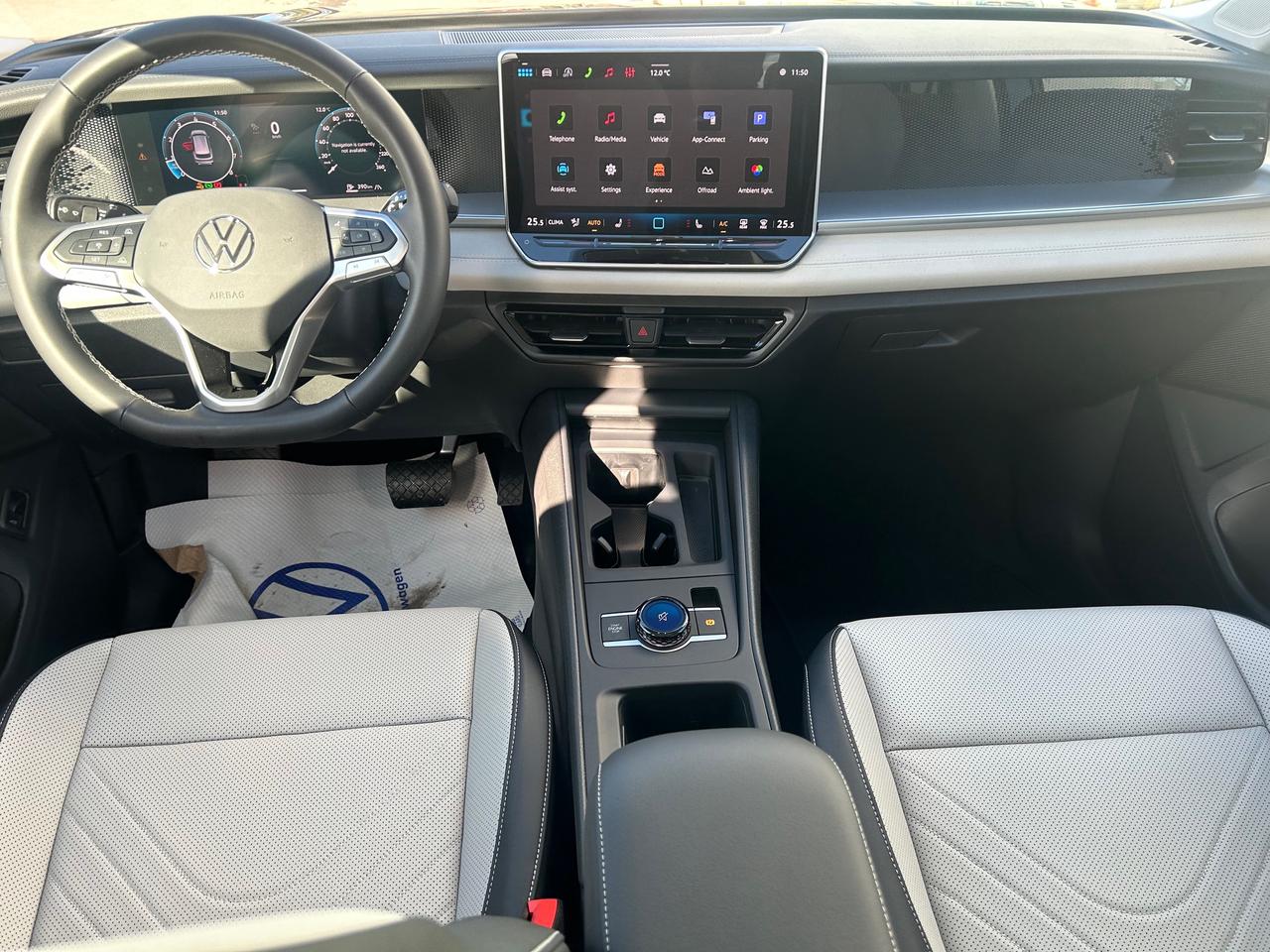 2026 Volkswagen Tiguan Comfortline 4dr All-wheel Drive 4MOTION Photo