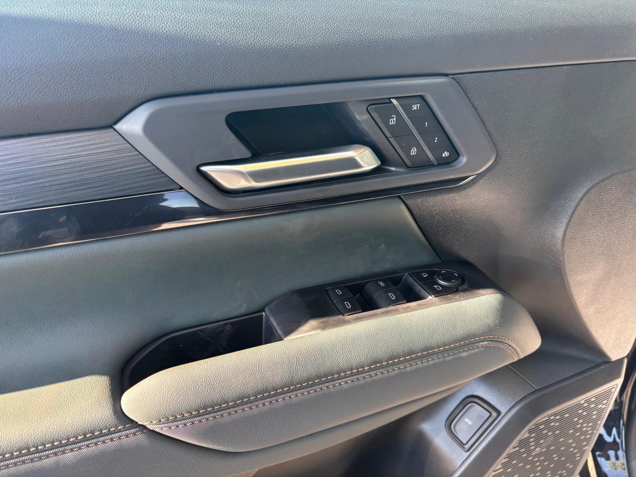 2026 GMC Terrain AWD AT4 Photo2