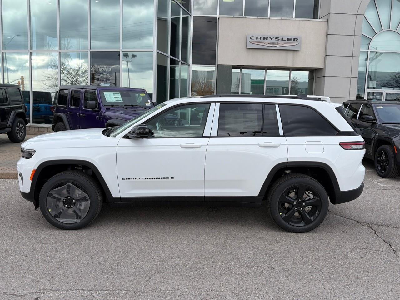 2025 Jeep Grand Cherokee Limited 4dr 4x4 Photo2