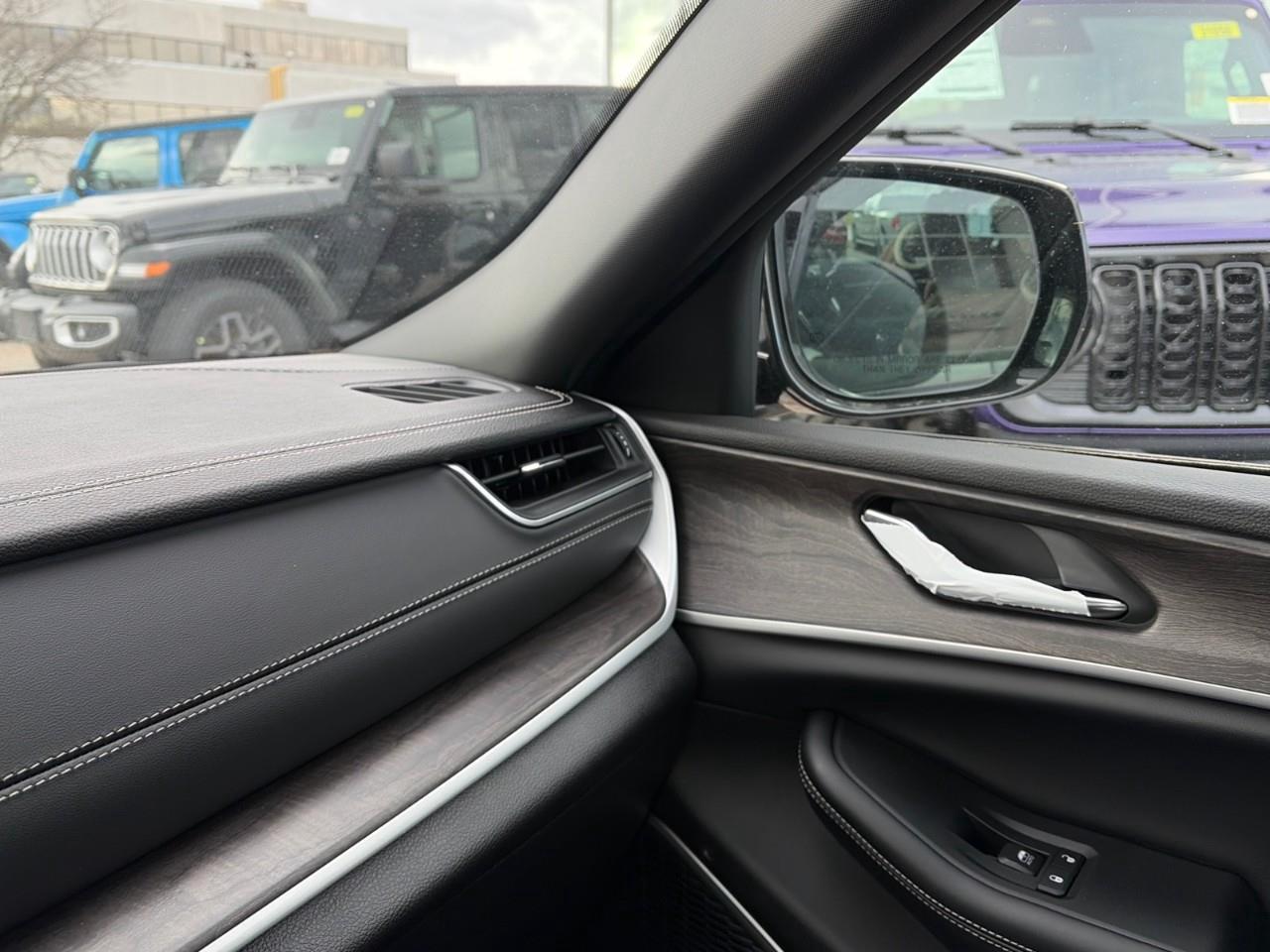 2025 Jeep Grand Cherokee Limited 4dr 4x4 Photo