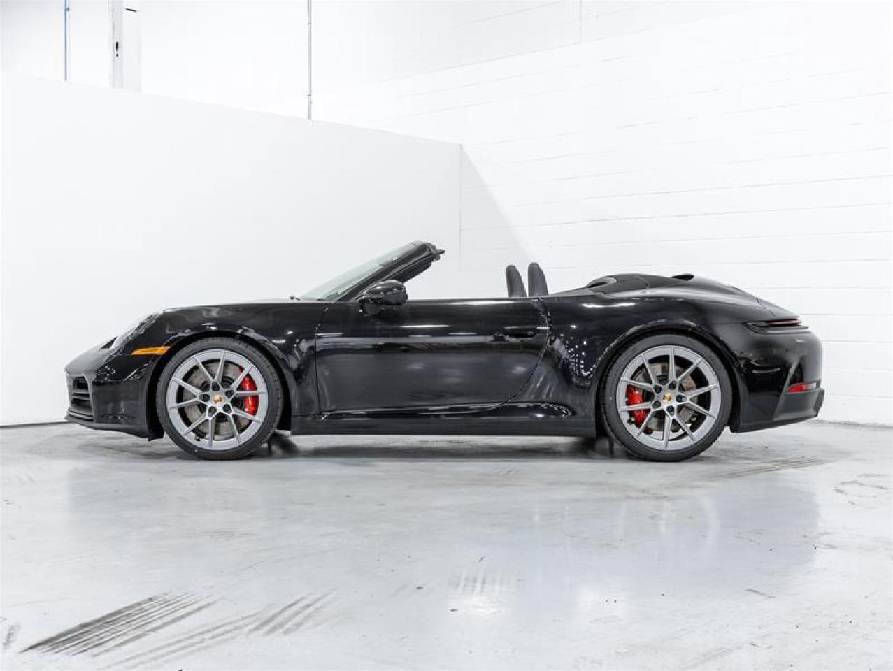 2025 Porsche 911  Photo2