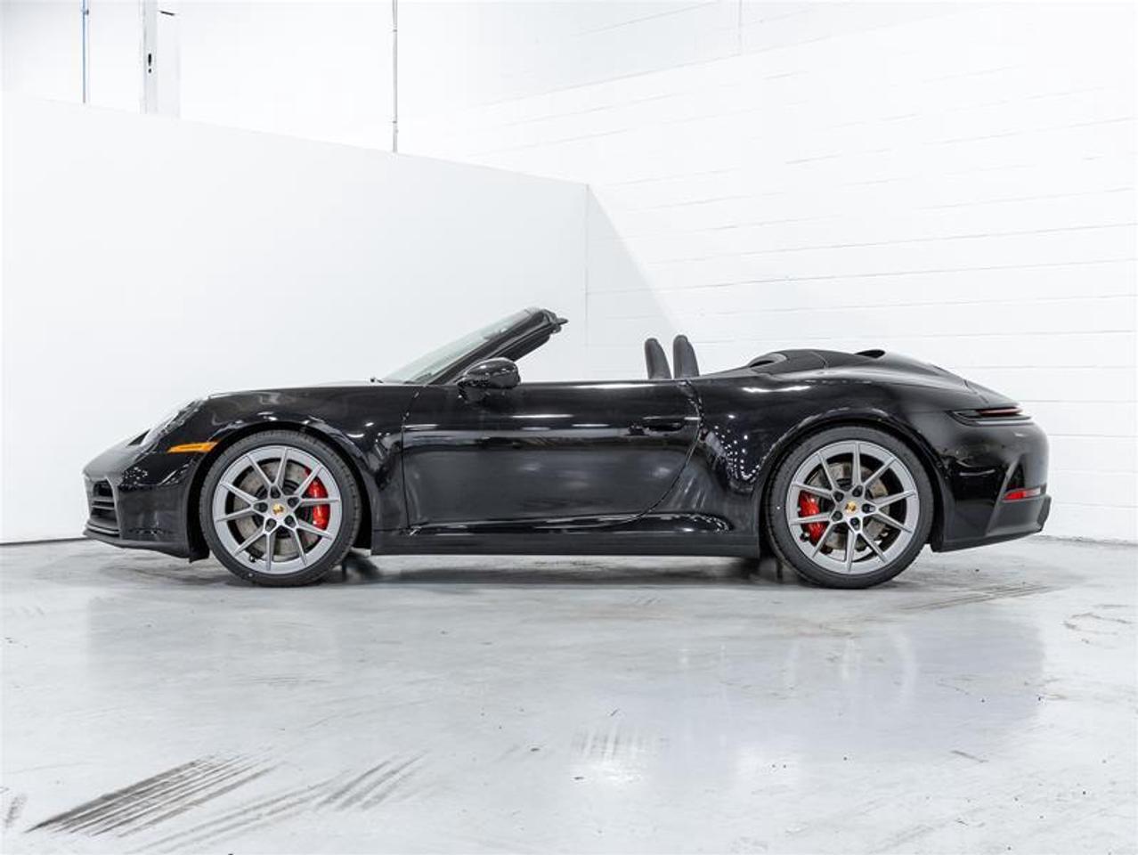 2025 Porsche 911  Photo2