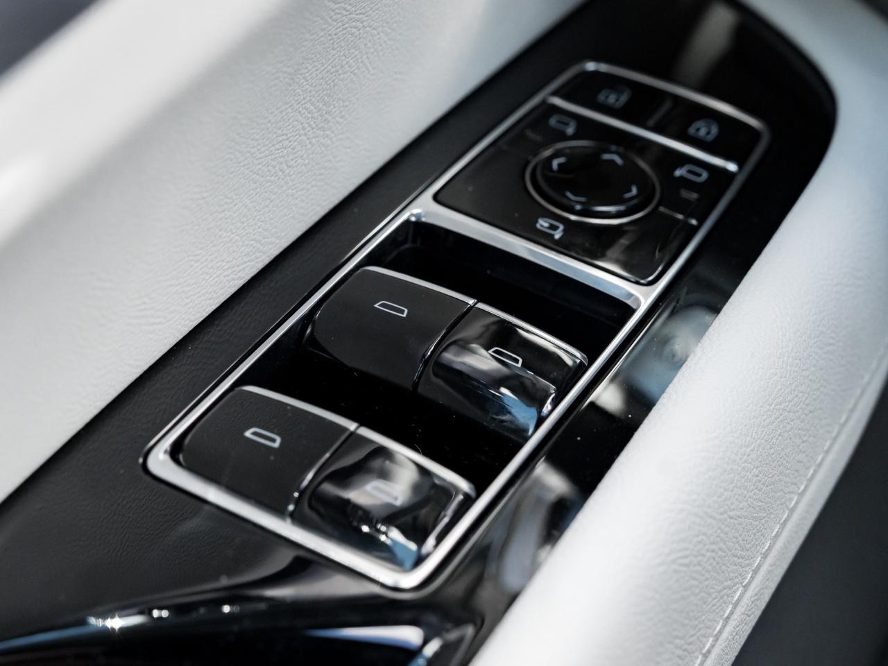 2026 Cadillac VISTIQ Sport 4dr All-Wheel Drive Photo