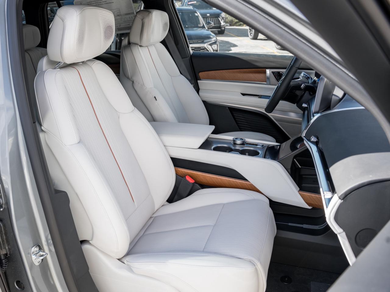 2026 Cadillac VISTIQ Sport 4dr All-Wheel Drive Photo