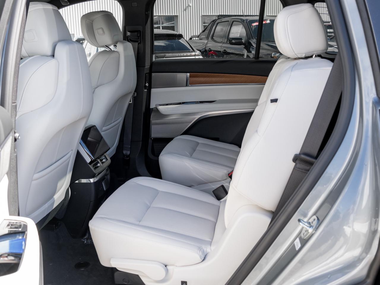 2026 Cadillac VISTIQ Sport 4dr All-Wheel Drive Photo