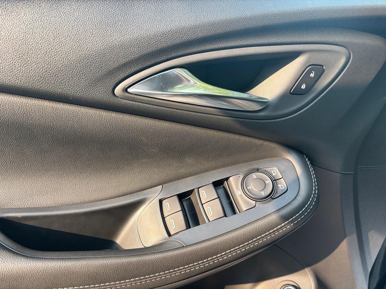 2026 Buick Encore GX Preferred AWD Photo2