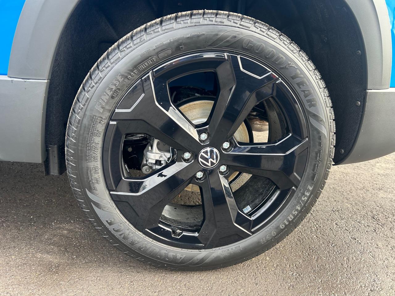 2026 Volkswagen Taos Comfortline Black Edition 4dr All-Wheel Drive 4MOTION Photo