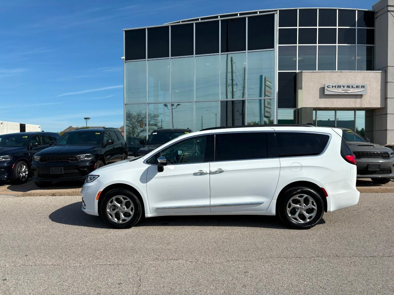 2023 Chrysler Pacifica Limited All-Wheel Drive Passenger Van Photo