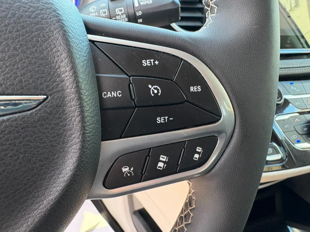 2023 Chrysler Pacifica Limited All-Wheel Drive Passenger Van Photo