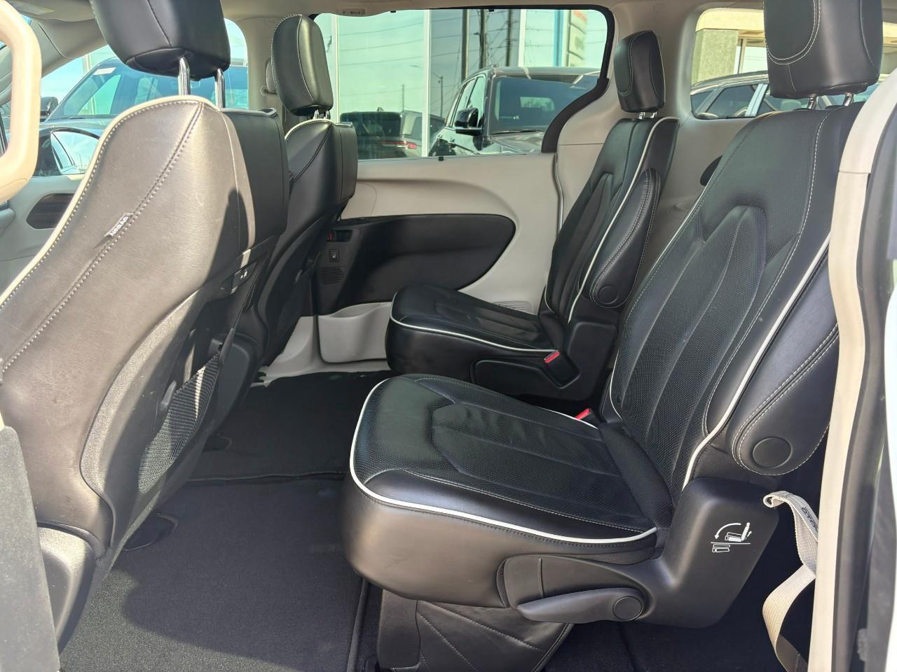 2023 Chrysler Pacifica Limited All-Wheel Drive Passenger Van Photo