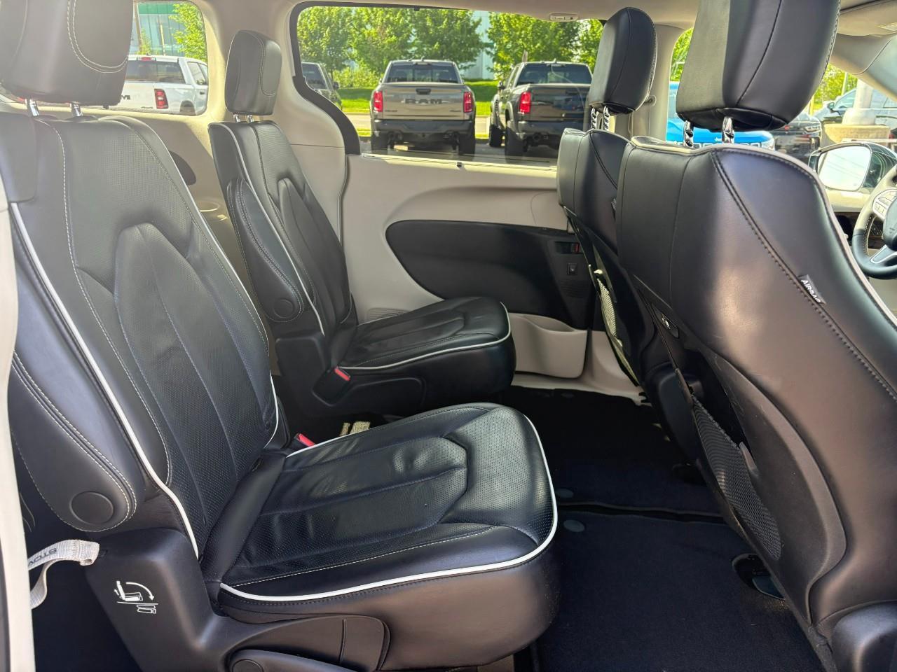 2023 Chrysler Pacifica Limited All-Wheel Drive Passenger Van Photo