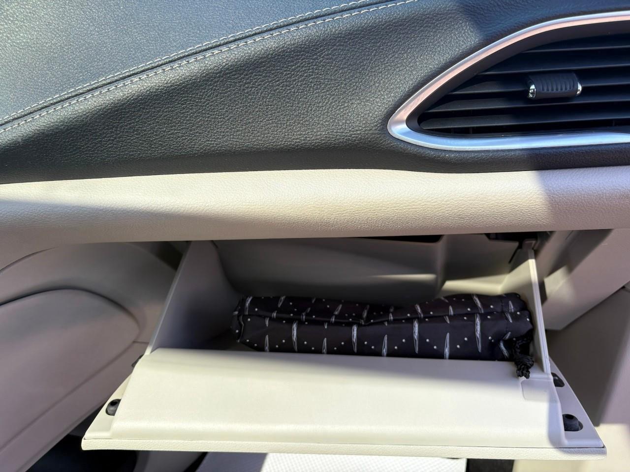 2023 Chrysler Pacifica Limited All-Wheel Drive Passenger Van Photo